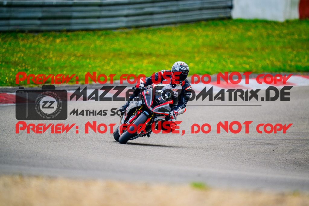 MaZZes_FotoMatrix_240910_6007705_8957 | WEISS