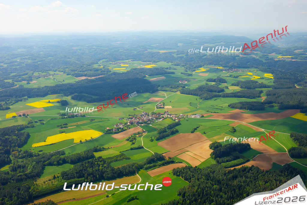 Die Luftaufnahme Hubenberg -  wurde vom UL-Flugzeug (keine Drohne) aus fotografiert.Hohe Druck- Auflösung-die Geschenkidee!