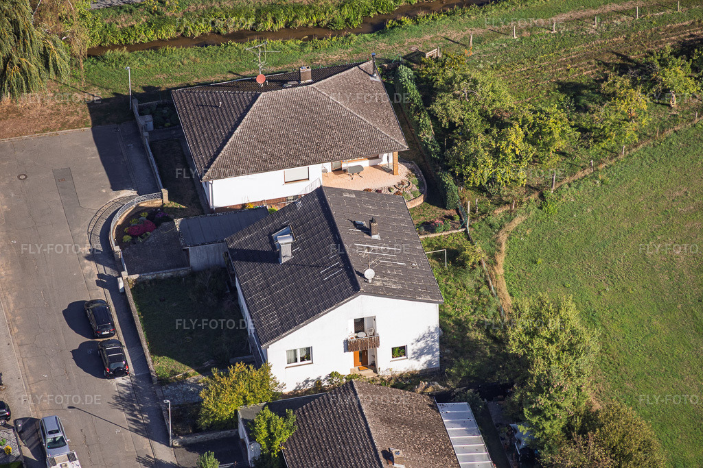Luftbild: Ortsansicht im Ortsteil Sickenhofen in Babenhausen im Bundesland Hessen in Deutschland. – Foto: IMG_159322.jpg vom 22.09.2026 durch Werner Riehm/FLY-FOTO.de – Auflösung des Originals: 6000 x 4000 px