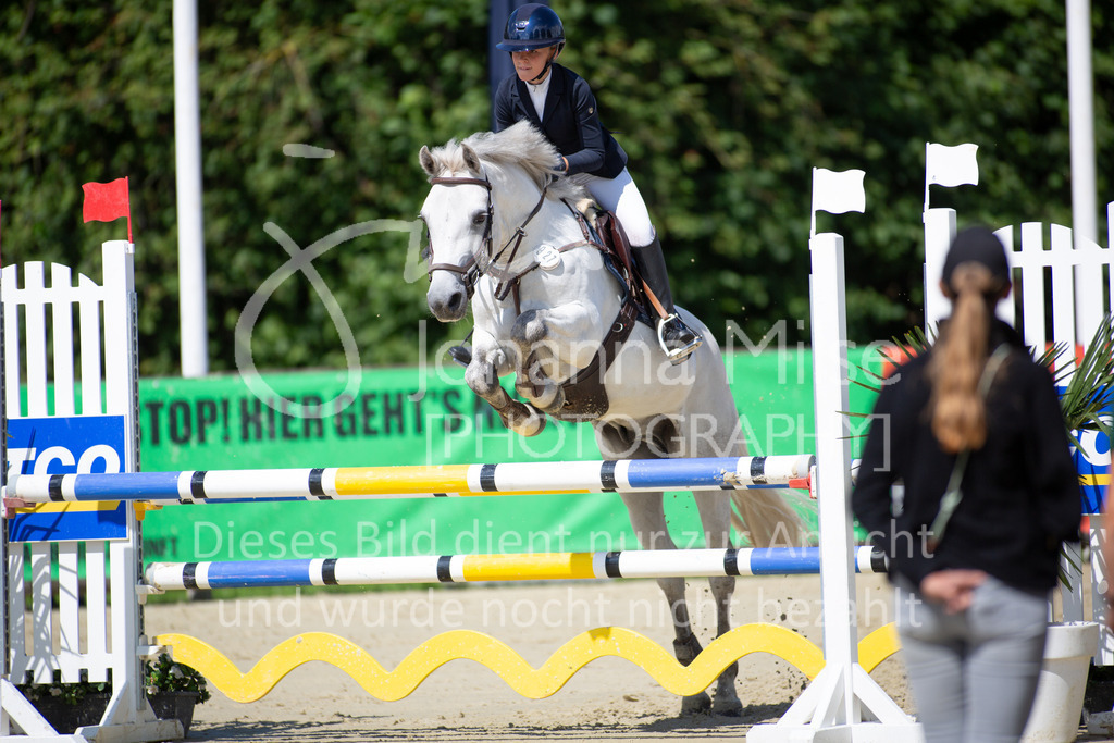 230729_BHO_Springprf.-A2_2Abtl_040 | Deine schönsten Turniermomente als professionelle Fotos! Entdecke hochwertige Pferdesport-Fotografie im Online-Shop. Jetzt Fotos finden & bestellen!