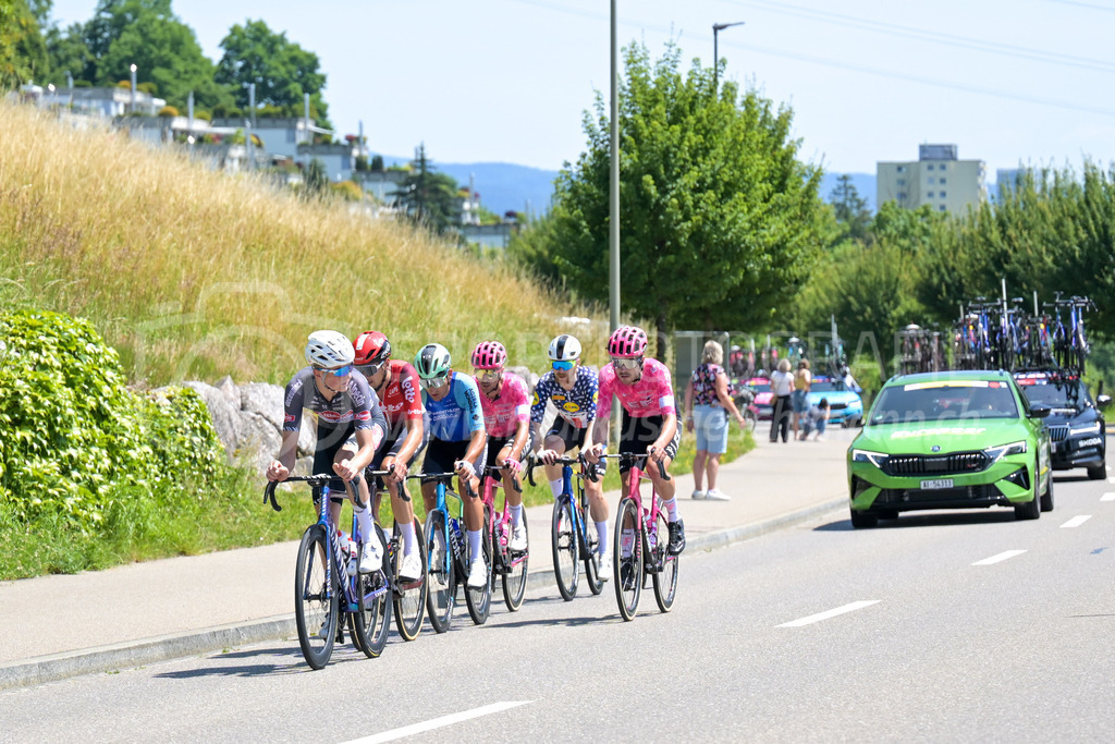Tour de Suisse 2025 - 17. Juni 2025 | Tour de Suisse 2025Winterthurstrasse, NeftenbachAusreisssergruppe mit #107 Quinn Simmons, USA, LIDL-TREK, zweiter von rechts, dem späteren Etappensieger.Bild: Sportfotografie Markus Aeschimann | www.markus-aeschimann.ch - Realisiert mit Pictrs.com