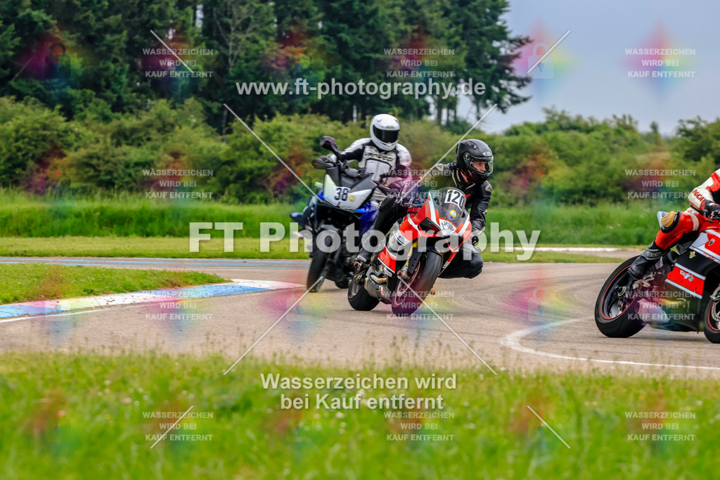 MotoTeam-7979 | Hier findet Ihr Bilder von Touristenfahrten auf der Nürburgring Nordschleife oder von anderen Veranstaltungen die ich besucht habe. Viel Spass beim Durch Schauen 