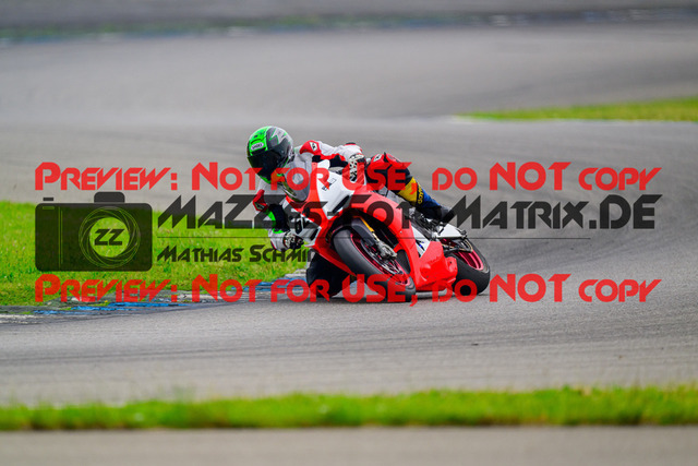 MaZZes_FotoMatrix_240521_6007705_3060 | WEISS