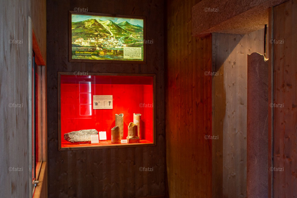 Bergbau-Museum Innen _fatzi_20230908-150543 | Fatzi Bilder-Archiv! 
Die Bilder sind für private Nutzung lizenzfrei. Die kommerzielle Nutzung ist möglich und erwünscht, jedoch bitte ich um vorherige Kontaktaufnahme per E-Mail (info@fatzi.at) oder unter +43 650 7828269 - Realisiert mit Pictrs.com