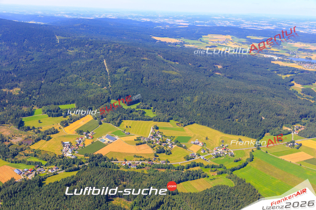 Die Luftaufnahme Meierhof - Weissenstadt wurde vom UL-Flugzeug (keine Drohne) aus fotografiert.Hohe Druck- Auflösung-die Geschenkidee!