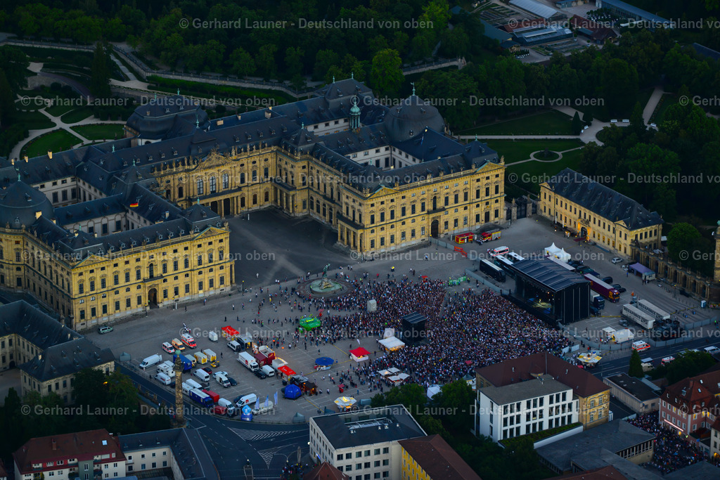 3703112 | Bryan Adams Konzert am 04.05.2017 Residenzplatz, Würzburg