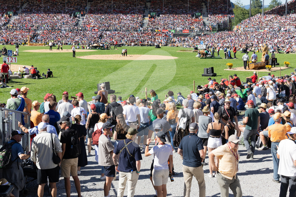 ESAF2025_08Gang_6960 | Die Schwinger des Schwyzer Kantonalen Schwingerverbandes: Fotos, die Dynamik und Leidenschaft festhalten, sowie emotionale Momente aus dem traditionellen Schwingsport zeigen. - Realisiert mit Pictrs.com