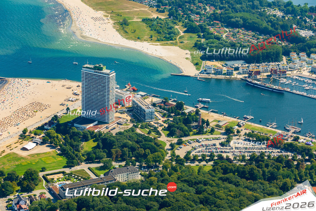Schöne Luftaufnahme als Geschenk in Travemünde Lübeck - Die Luftbildaufnahme wurde 2025 vom UL-Flugzeug heraus erstellt ( keine Drohne ) - Hochauflösende Luftaufnahme -Nicht vergleichbar mit Google Maps oder Satelittenbilder- Die Geschenkidee !Mit Lizenz und Bildrechte bestellbar