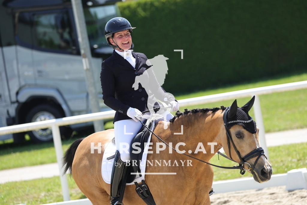 0P6A1752 | Willkommen bei Brunnmayr - Design & Fotografie – Ihrem Spezialisten für Reitturniere und Pferdeveranstaltungen in Oberösterreich, Salzburg und Bayern! Seit über 17 Jahren sind wir leidenschaftlich dabei.