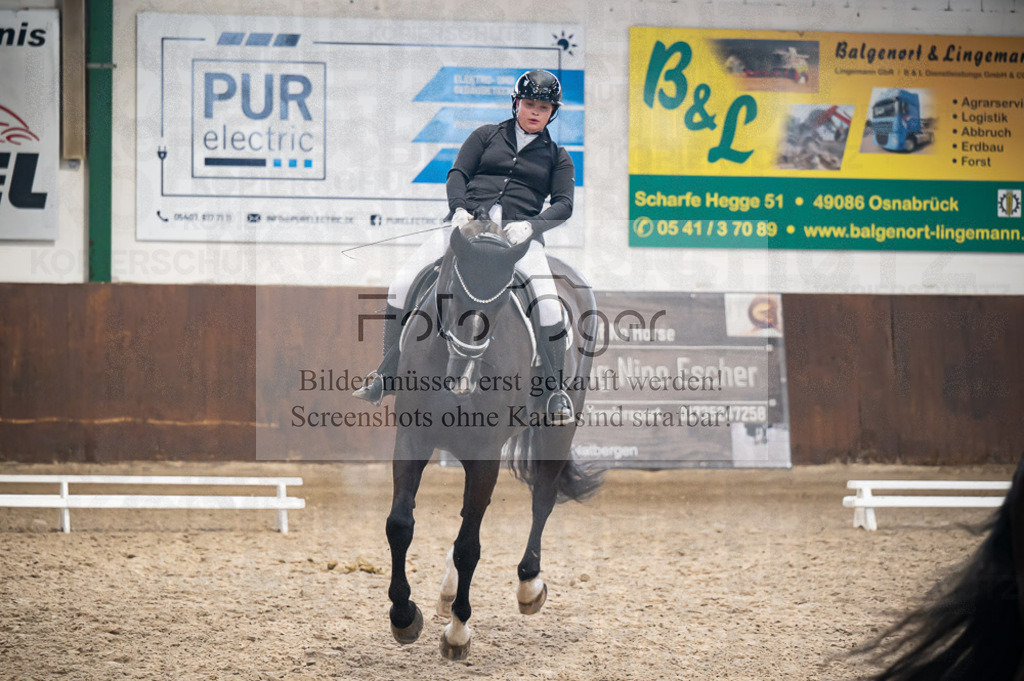 Hallenreittunier Voxtrup 2023 | Entdecke hochwertige Reitturnierfotos von Foto Oger. Professionell, emotional und authentisch – jetzt Lieblingsmomente im Shop bestellen.Deutschlandweite Turnierfotografie. - Realisiert mit Pictrs.com