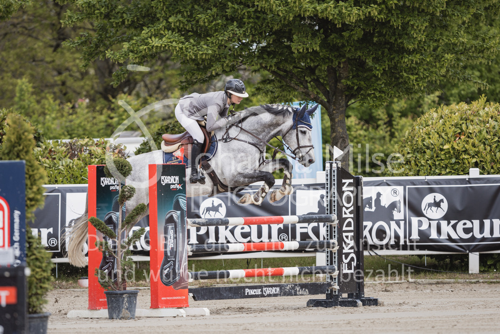 230520_MayDays_L-Spr-U25-454 | Deine schönsten Turniermomente als professionelle Fotos! Entdecke hochwertige Pferdesport-Fotografie im Online-Shop. Jetzt Fotos finden & bestellen!