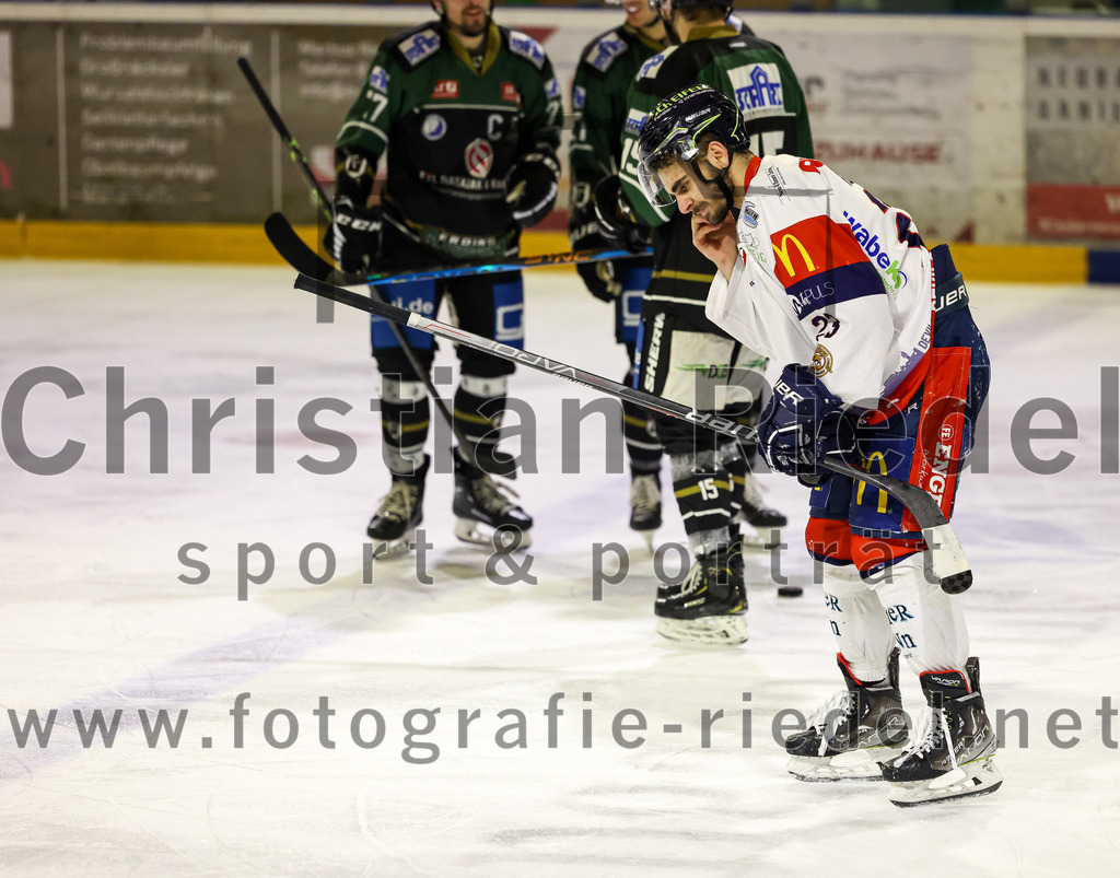 2023-01-13_101_TSV_Erding_gegen_VfE_Ulm-Neu-Ulm | Erding, Deutschland, 13.01.2023:
Eishockey, Bayernliga 2022 / 2023, 27. Spieltag, TSV Erding gegen VfE Ulm/Neu-Ulm, Endergebnis: 6:1

Stefan Rodrigues (VfE Ulm/Neu-Ulm e. V., #23)

Foto: Christian Riedel / fotografie-riedel.net
