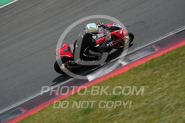 2024_07_08_PBK_55623 | Sportfotografie; SlowMotion; Video; Rennstrecke; Hafeneger; Speer; Racing; RSE; BMW; CBO; Trackday; Motorsportarena; Hockenheimring; Brno; Most; Barcelona; Valencia