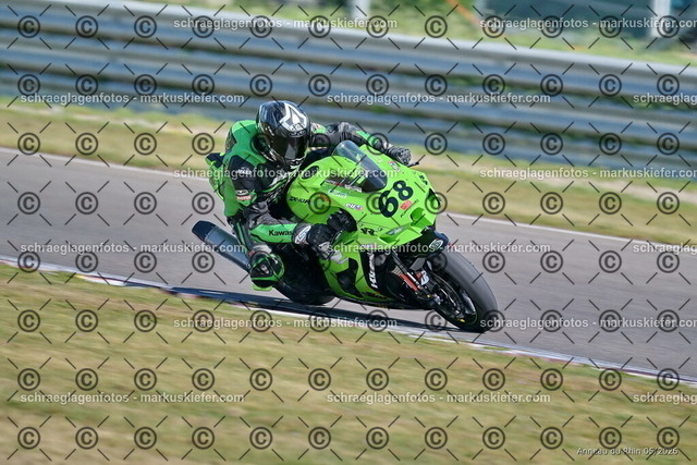 26BT02-0401 | markuskiefer.com - Realisiert mit Pictrs.com