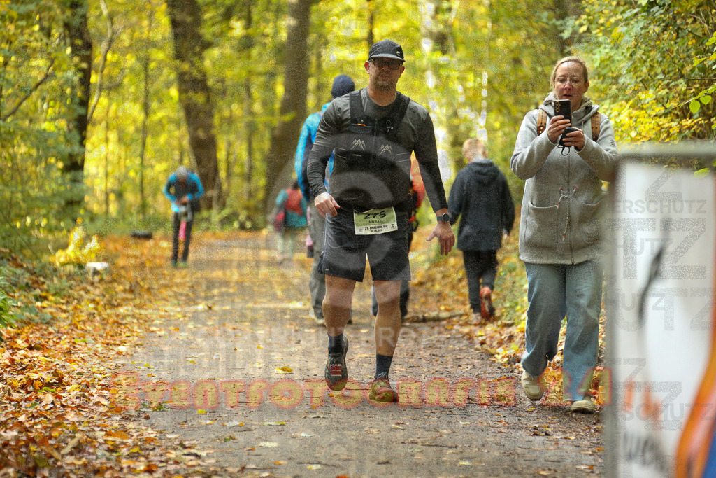 251026_1437_EX1_4180 | Sportfotografie im Rhein-Sieg Kreis, Köln, Bonn, NRW, Rheinland Pfalz, Hessen, etc. Unser Tätigkeitsfeld umfasst den Laufsport vom Volkslauf über den Marathon, Duathlon, Triathon bis zum Ultralauf wie Kölnpfad Ultra oder Schindertrail.