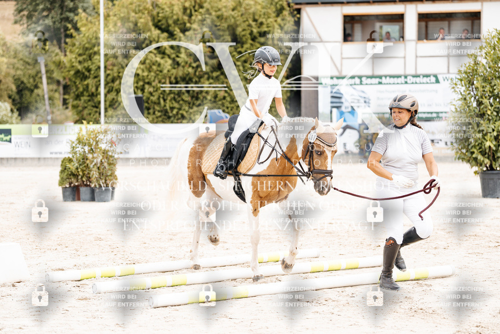 CK907210 | Turnierfotografie Pferdefotografie Trier Rheinland-Pfalz Pferdesport Reitsport Tierfotografie Sportfotografie Pferdevideo Pferdevideografie Equestrianvideography equestrianphotography  - Realisiert mit Pictrs.com