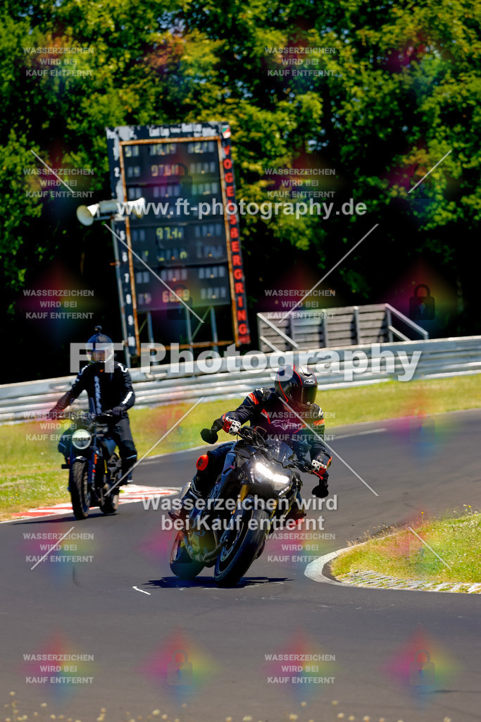 _MOT9275 | Hier findet Ihr Bilder von Touristenfahrten auf der Nürburgring Nordschleife oder von anderen Veranstaltungen die ich besucht habe. Viel Spass beim Durch Schauen 