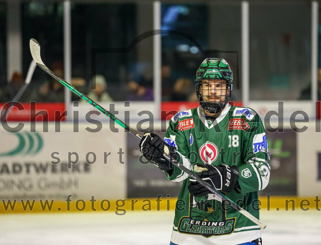 2024-01-05_101_TSV_Erding_gegen_VfE_Ulm-Neu-Ulm | Erding, Deutschland, 05.01.2024:
Eishockey, Bayernliga Vorrunde 2023 / 2024, 22. Spieltag, TSV Erding gegen VfE Ulm/Neu-Ulm, Endergebnis: 7:6

Daniel Krzizok (Erding Gladiators, #18)

Foto: Christian Riedel / fotografie-riedel.net