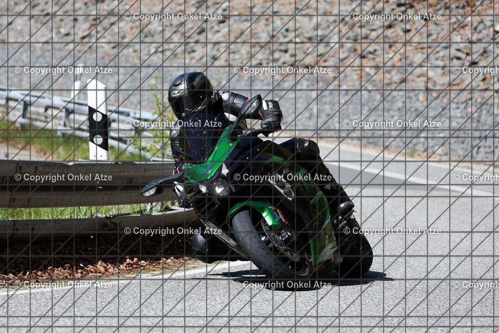 IMG_7919 | Fotograf am Kyffhäuser. Onkel Atze. Kyffhäuser Rennstrecke. Café36. Motorsportfotografie. - Realisiert mit Pictrs.com