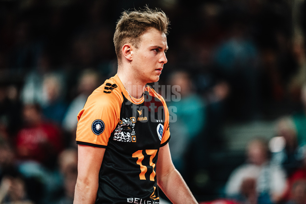 Volleyball | Herren | Saison 2024/2025 | 1. Volleyball Bundesliga Männer | Halbfinale | SVG Lüneburg vs. VfB Friedrichshafen | 05.04.2025 | Leonard Lenny Graven (#17, VfB Friedrichshafen)