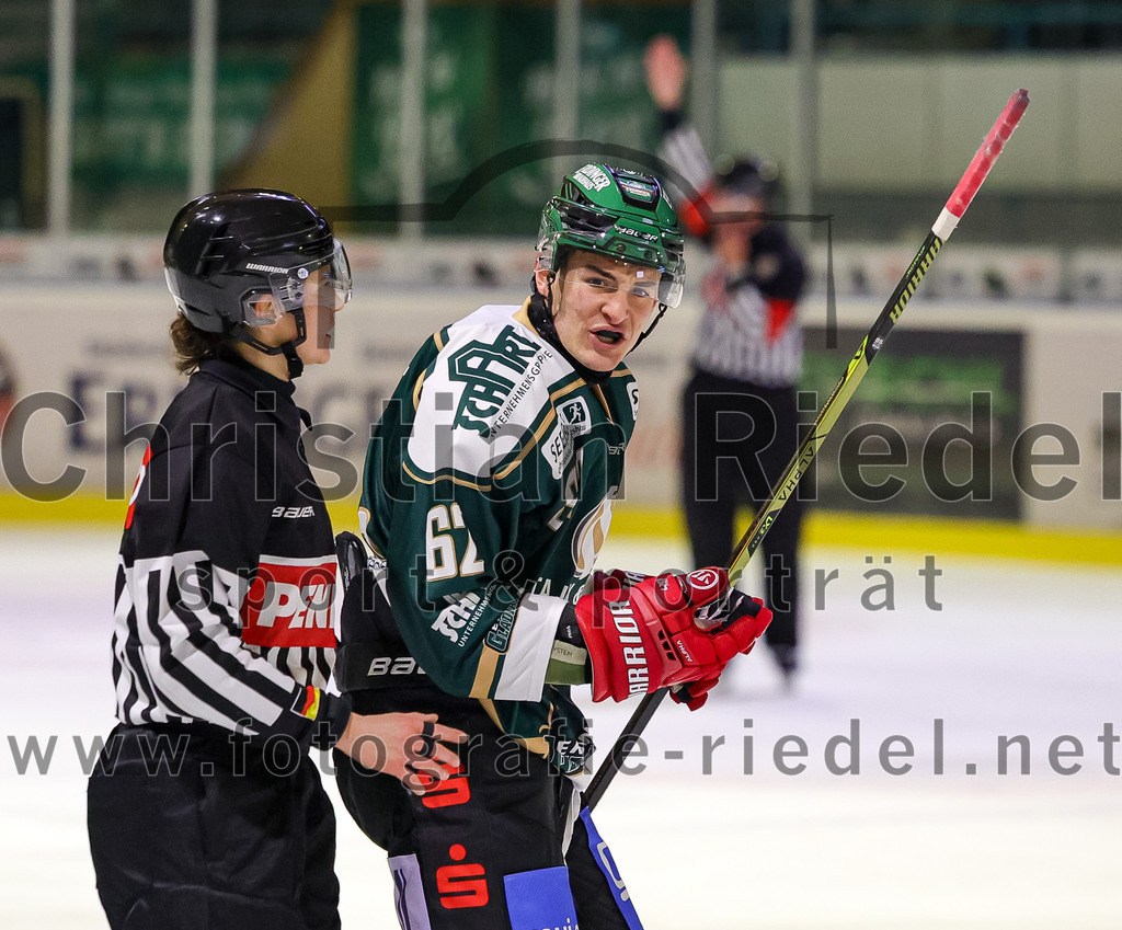 2026-01-02_108_TSV_Erding_gegen_Hoechstadt_Alligators | Erding, Deutschland, 02.01.2026:Eishockey, Oberliga Süd 2025 / 2026, 33. Spieltag, TSV Erding gegen Höchstadt Alligators, Endergebnis: 2:1Cristian Achim (Erding Gladiators, #62)Foto: Christian Riedel / fotografie-riedel.net