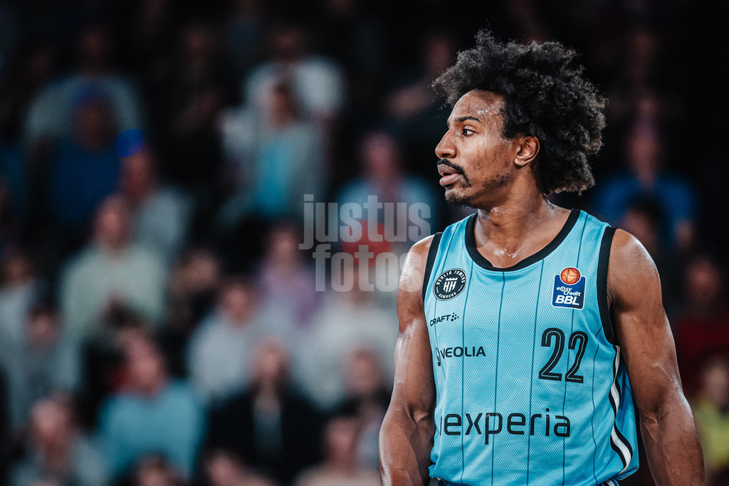 Basketball | Männer | Saison 2024/2025 | easyCredit Basketball Bundesliga | 14. Spieltag | Veolia Towers Hamburg vs. Basketball Löwen Braunschweig | 30.12.2024 | Jonathan Stove (#22, Veolia Towers Hamburg)