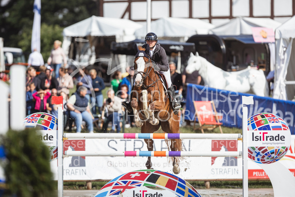 240712_BHO_ZweiPh-M2-2-605 | Deine schönsten Turniermomente als professionelle Fotos! Entdecke hochwertige Pferdesport-Fotografie im Online-Shop. Jetzt Fotos finden & bestellen!