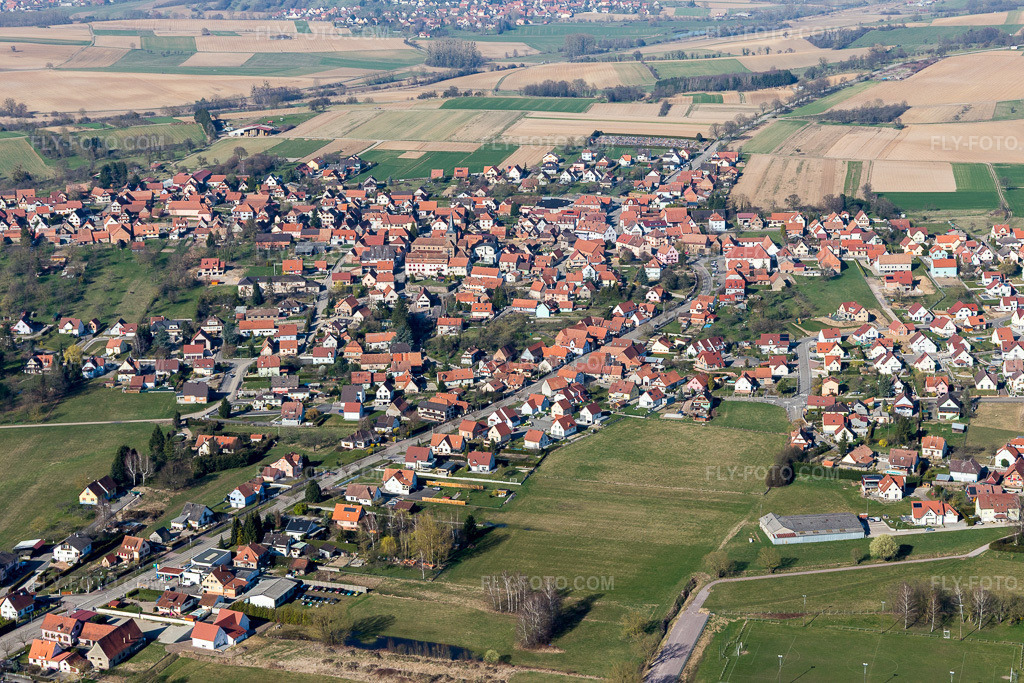 Aerial view: View of the streets and houses in the residential areas in Surbourg in the state Bas-Rhin, France.Photo: IMG_097457.jpg taken on 03/16/2017 by Werner Riehm/FLY-FOTO.comResolution of the original: 5472 x 3648 px