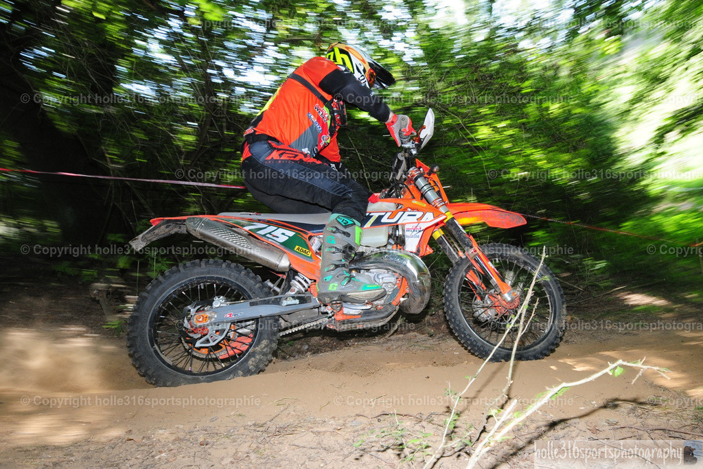 DSC_5545 | Sportfotografie , Motorsport, Motoross, Reitsport, Mointainbike, Enduro,
Landschaft , Outdoor, Eventfotografie, Landschaft, Bilder online bestellen - Realisiert mit Pictrs.com