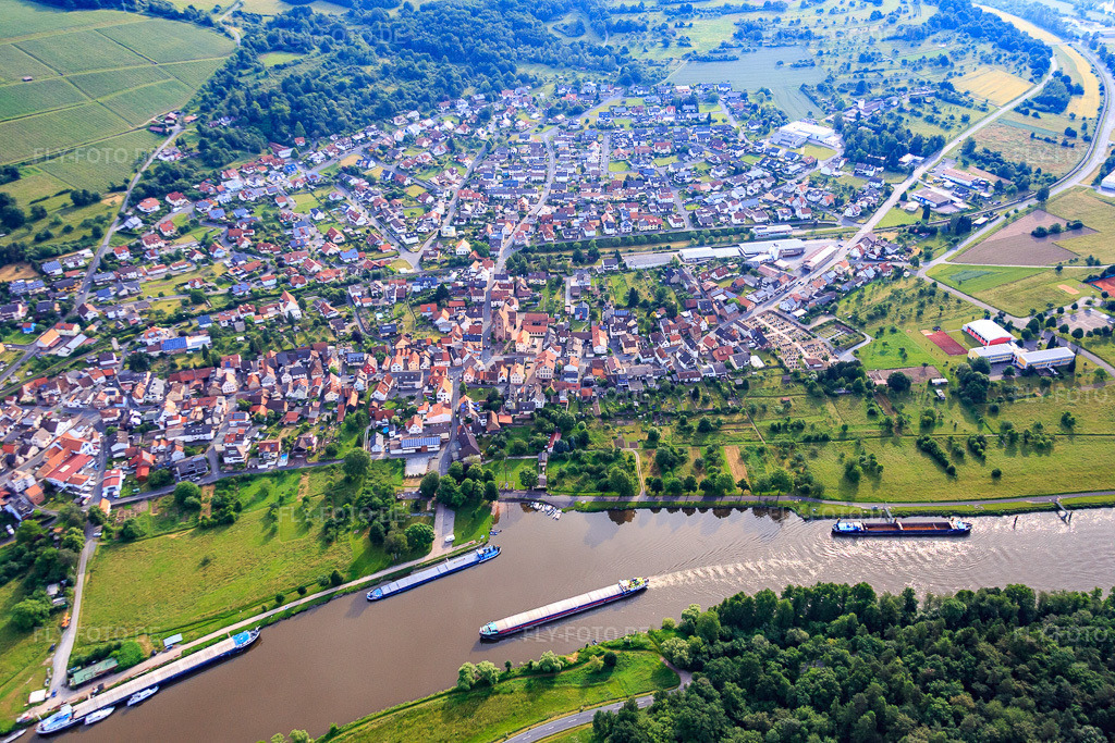 Luftbild: Ortsansicht am Mainufer aus Süden in Dorfprozelten im Bundesland Bayern in Deutschland. Foto: IMG_089664.jpg vom 11.06.2016 durch Werner Riehm/FLY-FOTO.de