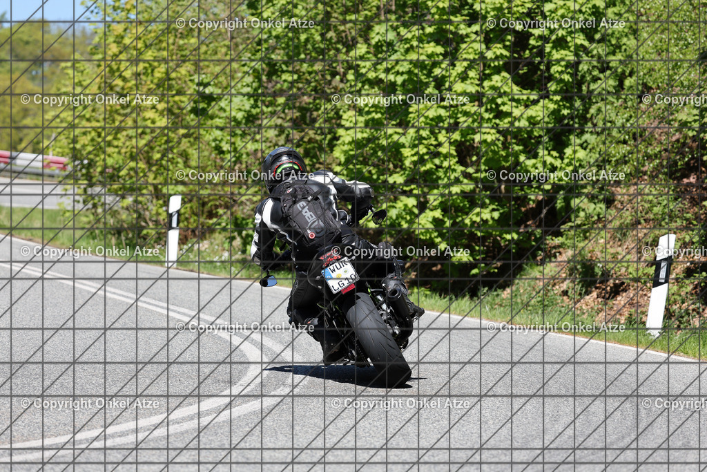 IMG_9547 | Fotograf am Kyffhäuser. Onkel Atze. Kyffhäuser Rennstrecke. Café36. Motorsportfotografie. - Realisiert mit Pictrs.com