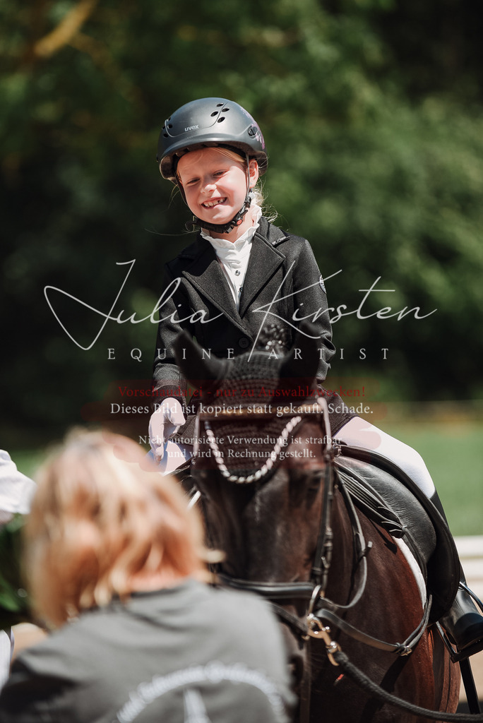 DSC_1912 | Pferde- und Turnierfotografie in Westsachsen. Pferdeportraits, Auftragszeichnungen und intuitive Kunst.