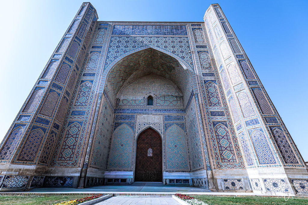 Bibi Chanem Moschee  | Herzlich willkommen auf meiner Seite! Ich bin Elke Wallnisch, Deine Fotografin für lichtstarke Momente. Der Name steht für alles, was mich mit der Fotografie verbindet: Das Licht und seine machtvolle Wirkung auf eine Situation oder unsere Stimmung - Realisiert mit Pictrs.com