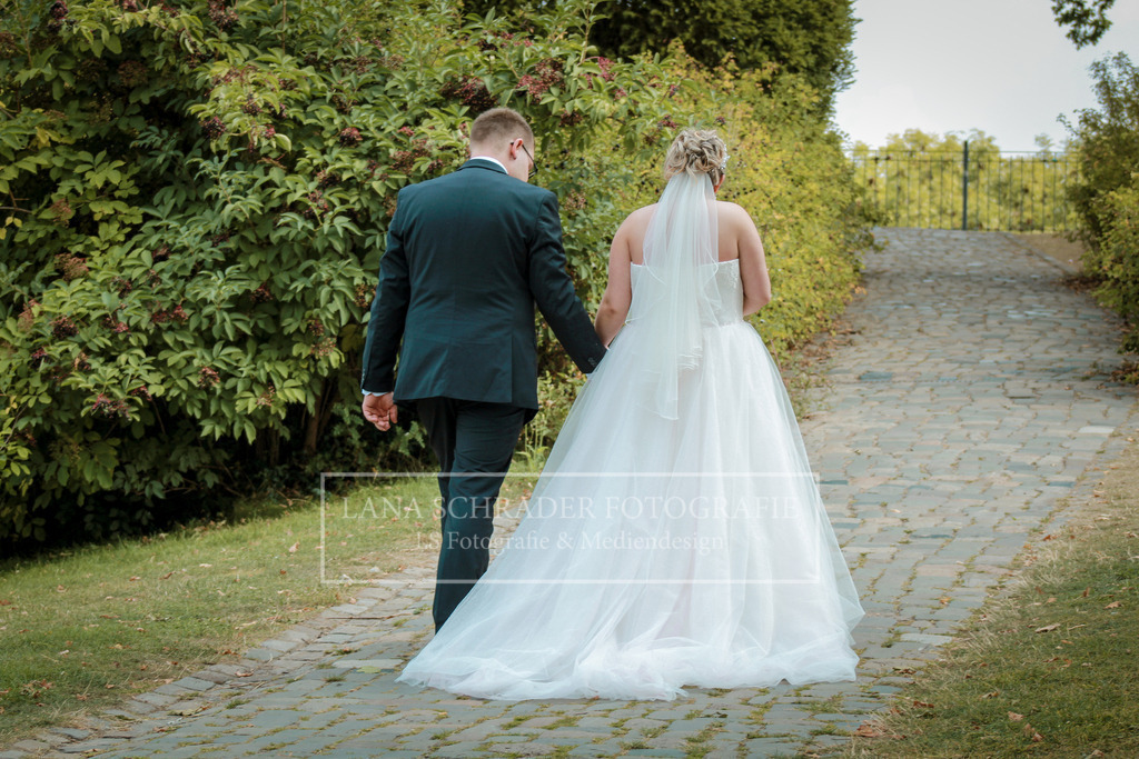 Hochzeit Danica _ Jan 26.08.22-36 | lanaschraderfotografie - Realisiert mit Pictrs.com