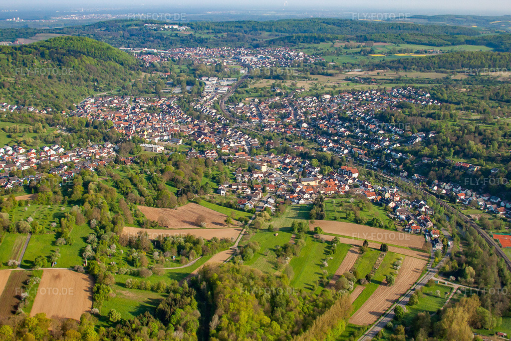 Luftbild: Am Bocksgraben im Ortsteil Söllingen in Pfinztal im Bundesland Baden-Württemberg in Deutschland. Foto: IMG_26807.jpg vom 28.04.2010 durch Werner Riehm/FLY-FOTO.de