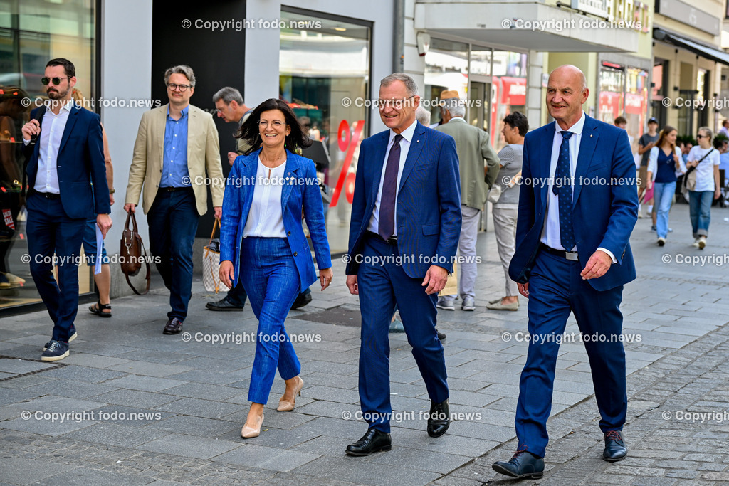 Pressekonferenz OoeVP stellt personelle Weichen_ 05.07.2024-52 | 05.07.2024, Linz, AUT, Pressekonferenz OoeVP stellt personelle Weichen - Verlaesslich fuer Oberoesterreich, im Bild Margit Angerlehner (VP, LAbg.), LH Thomas Stelzer (VP, Landeshauptmann Ooe), Christian Doerfel (VP, LAbg., Klubobmann, Bgm. Steinbach an der Steyr)