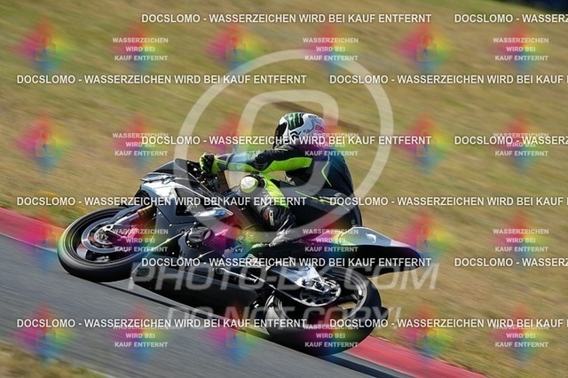 2025_06_20_PBK_22862 | Sportfotografie; SlowMotion; Video; Rennstrecke; Hafeneger; Speer; Racing; RSE; BMW; CBO; Trackday; Motorsportarena; Hockenheimring; Brno; Most; Barcelona; Valencia