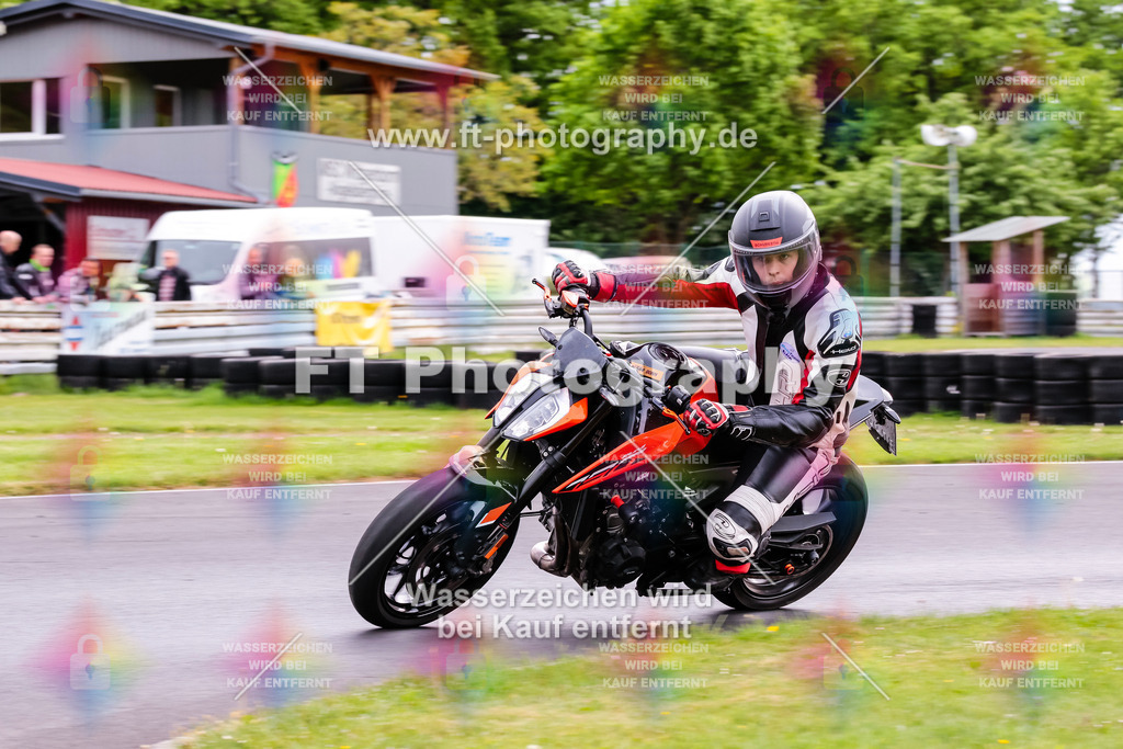 MotoTeamVBK-20110 | Hier findet Ihr Bilder von Touristenfahrten auf der Nürburgring Nordschleife oder von anderen Veranstaltungen die ich besucht habe. Viel Spass beim Durch Schauen 