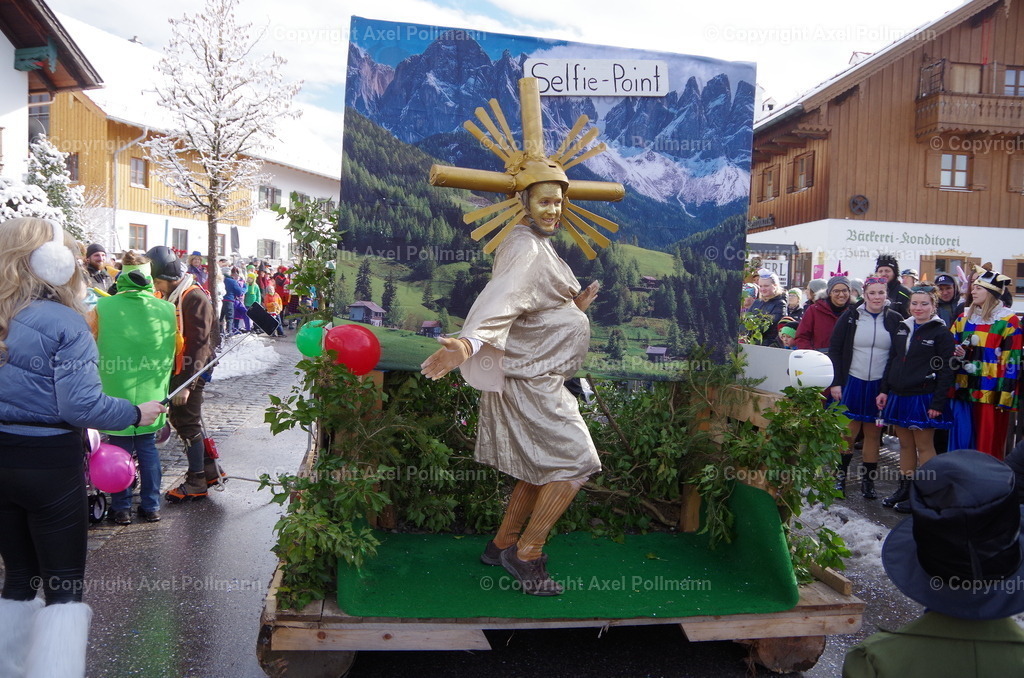 IMGP2355 | fotografiert von Axel PollmannLeonhardi Wallfahrt Benediktbeuern und Murnau, Fronleichnam, Fasching, Landschaft im Loisachtal und Benediktbeuern  - Realisiert mit Pictrs.com