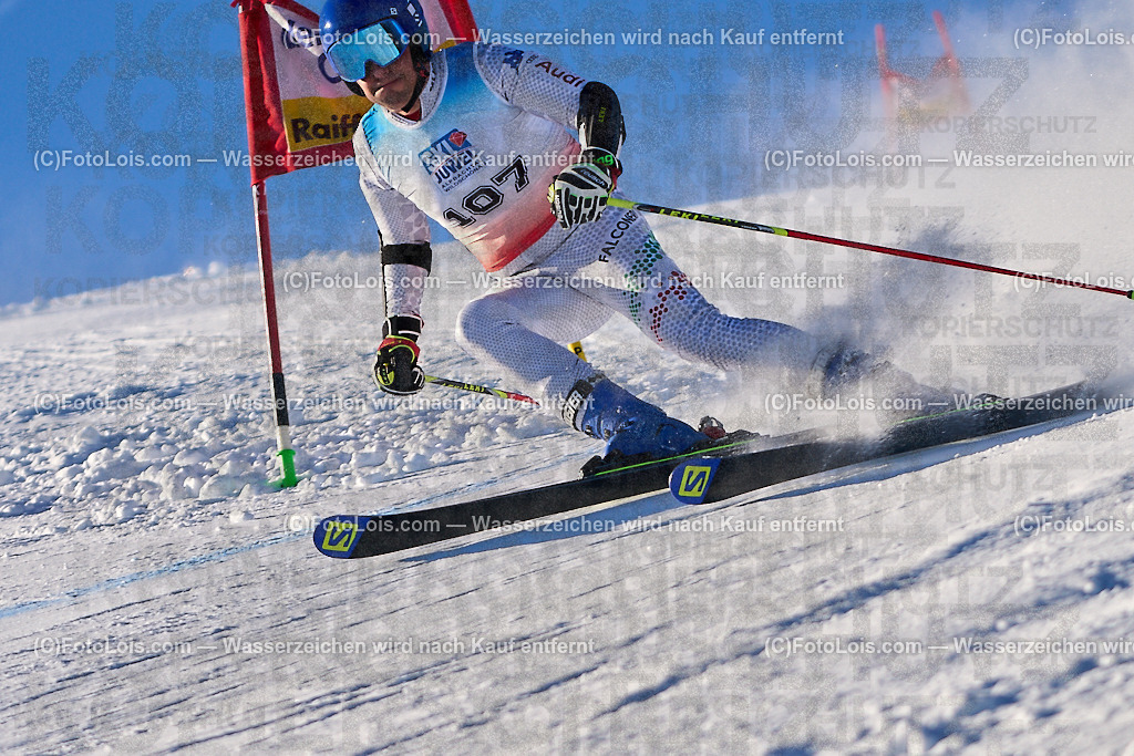 ALP4726_MASTERS-Cup_GS-A Herrn_Haller Thorsten | (C)FotoLois.com, Alois Spandl. FIS Masters-Cup Wildschönau, Giant Slalom auf der Piste Schatzberg GS, Siegerehrung auf dem Dorfplatz Niederau, Sa 13. Januar 2024.