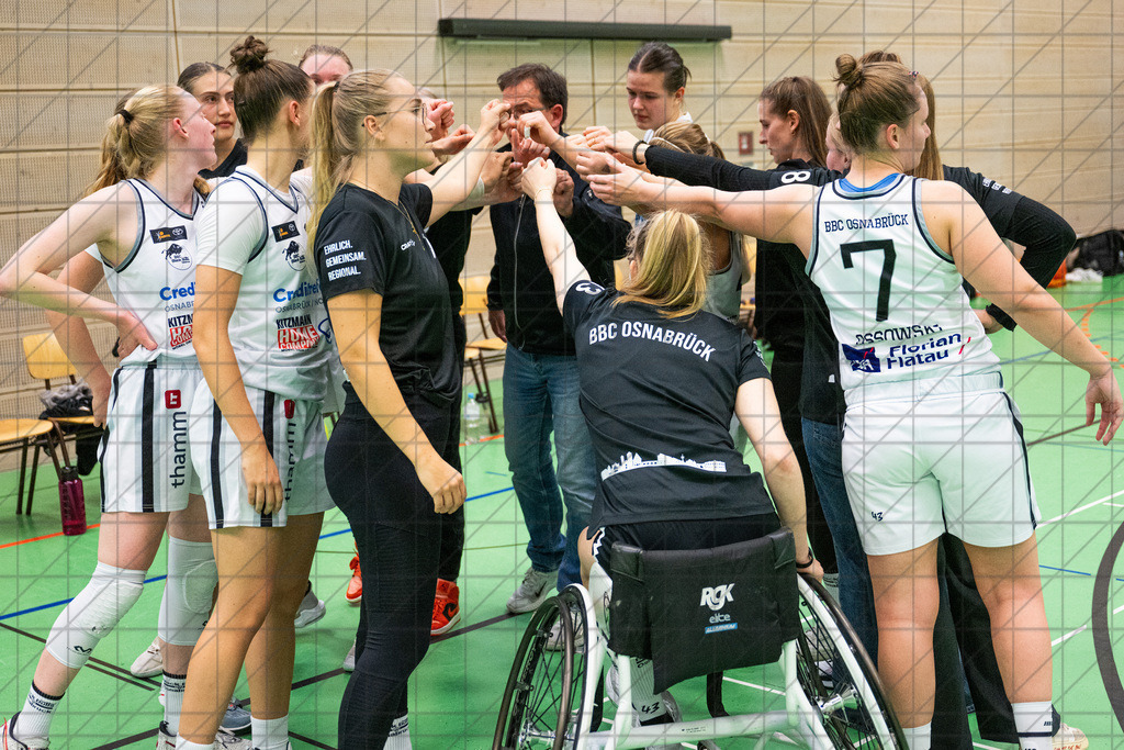 2. DBBL Nord 24/25 | 20.10.2024 | BBC OS vs. Eimsbütteler TV | 2. DBBL Nord 24/25 | 20.10.2024 | BBC OS vs. Eimsbütteler TV - - - - - CREDIT, www.bullenfotos.de, Martin König, Hörner Weg 40, D-49078 Osnabrück, +4917663732967, Nutzung und Weitergabe nur zu den vereinbarten Zwecken. Presseanfragen an Urheber. Alle Rechte beim Urheber. - - - - - - Realisiert mit Pictrs.com