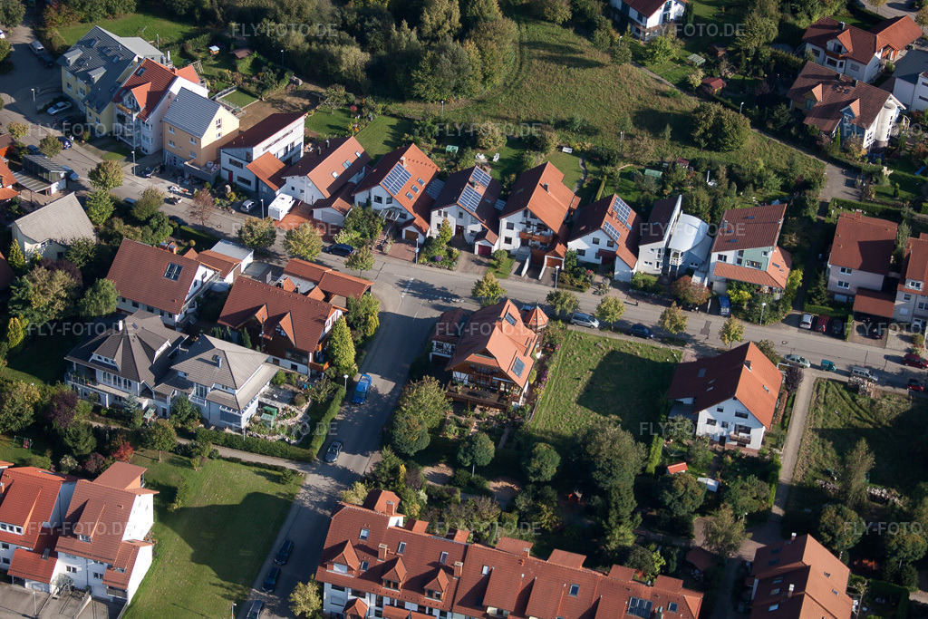 Luftbild: Langensteinbach, Mozartstr im Ortsteil Langensteinbach in Karlsbad im Bundesland Baden-Württemberg in Deutschland. Foto: IMG_45193.jpg vom 21.09.2011 durch Werner Riehm/FLY-FOTO.de