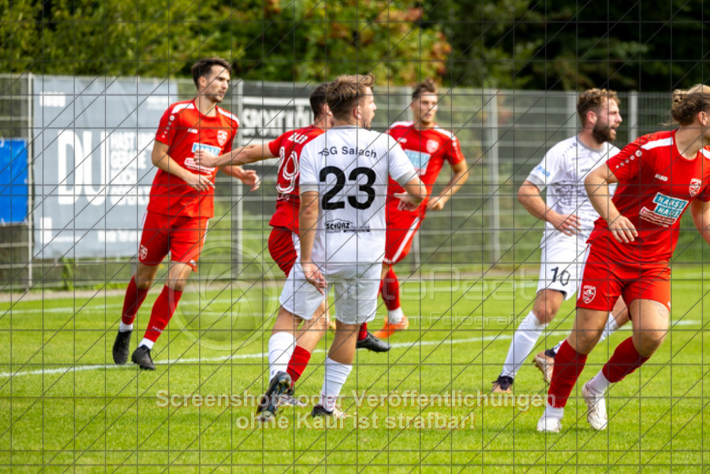 20250831_152655_0504 | #,TSG Salach (weiß) vs. SV Ebersbach (rot), Fußball, Bezirksliga - Bezirk Neckar/Fils, 02. Spieltag, Saison 2025/2026, Rasensportplatz, Staufenecker Straße, 73084 Salach, 31.08.2025 - 15:00 Uhr,Foto: PhotoPeet-Sportfotografie/Peter Harich