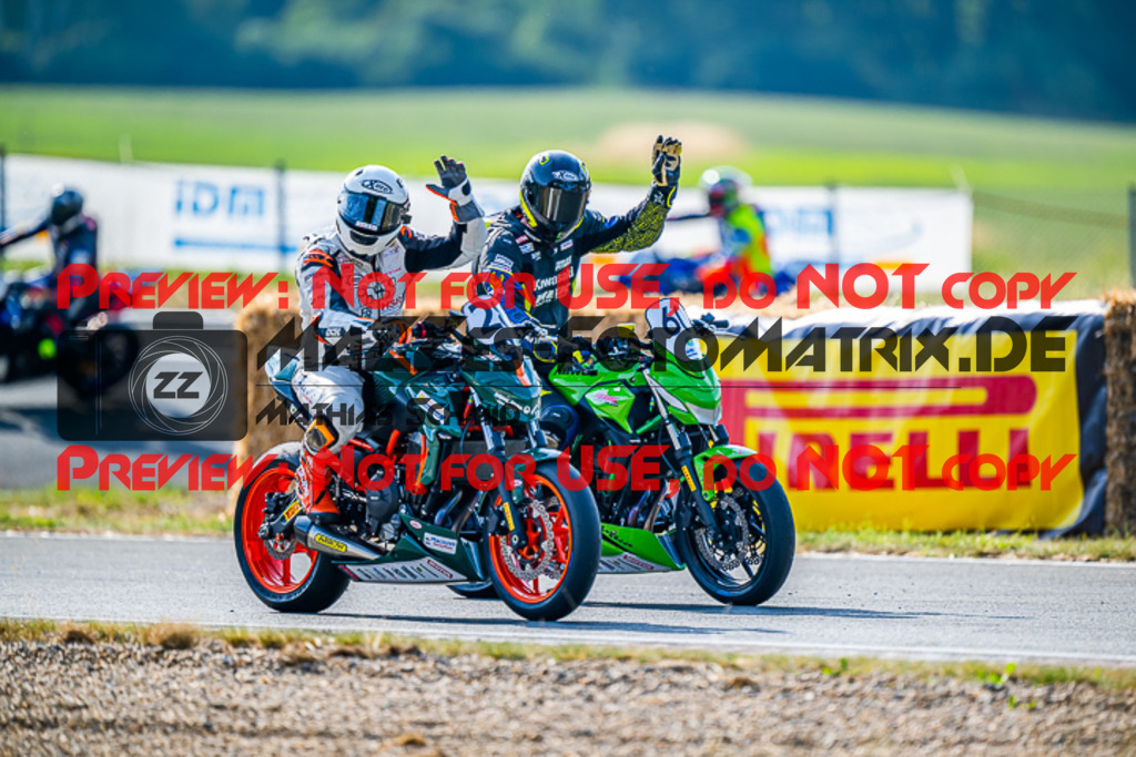 MaZZes_FotoMatrix_220722_9730 | TWIN