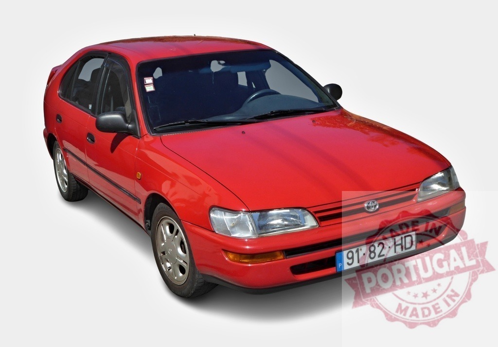 Red Toyota Corolla E100 showing its front on a white background | Red Toyota Corolla E100 parked showing its front on a white background - Realisiert mit Pictrs.com