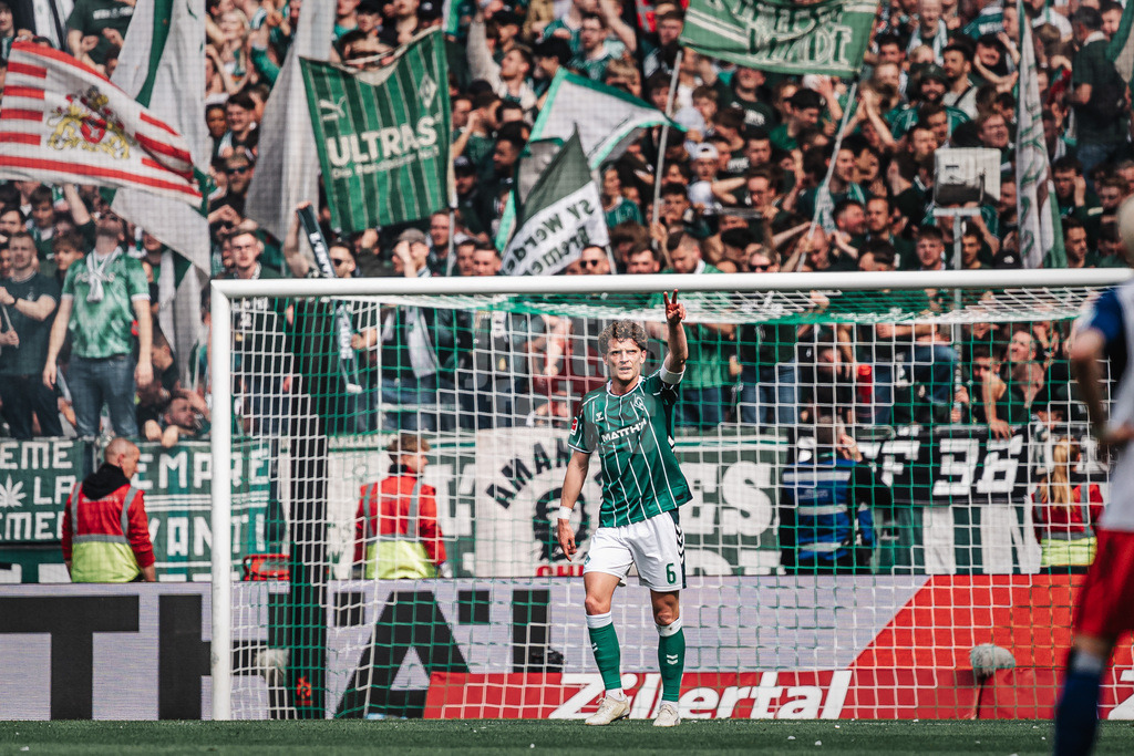 Fußball | Männer | Saison 2025/2026 | 1. Fußball-Bundesliga | 30. Spieltag | SV Werder Bremen vs. Hamburger SV | 18.04.2026 | Torjubel Jens Stage (#06, SV Werder Bremen)