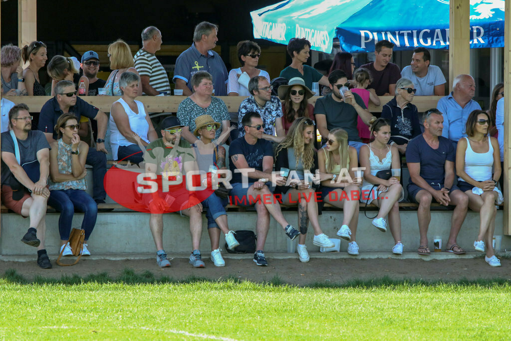 SV Oberglan Damen - Austria Klagenfurt |  ; SV Oberglan Damen - Austria Klagenfurt am 06.06.2022 in Oberglan
(Sportplatz), AUSTRIA, (Photo by Ernst Krawagner sport-fan.at) - Realisiert mit Pictrs.com