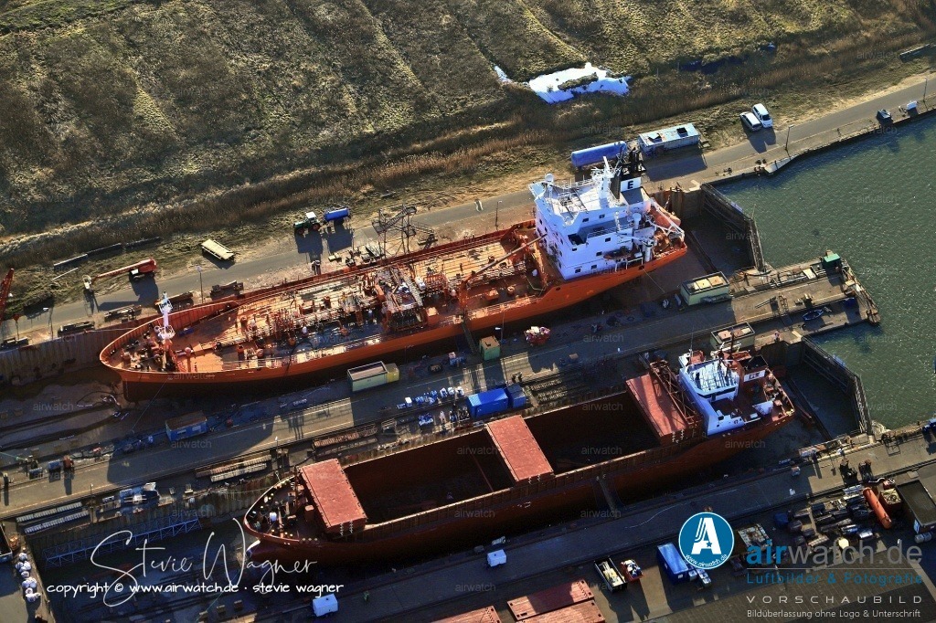 HDR - Husumer Dock und Reparatur GmbH & Co. KG | Entdecken Sie atemberaubende Luftbilder und Fotografien auf airwatch.de - Tauchen Sie ein in eine Welt voller faszinierender Aufnahmen aus der Vogelperspektive.