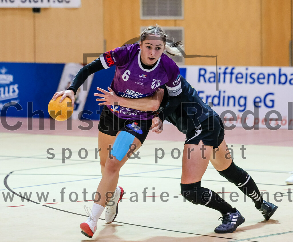 2023-12-17_028_SpVgg_Altenerding_II_gegen_HF_Scheyern | Erding, Deutschland, 17.12.2023:
Handball, Bezirksliga Frauen Altbayern 2023 / 2024, 9. Spieltag, SpVgg Altenerding II gegen HF Scheyern, Endergebnis: 22:26

Lena Prem (SpVgg Altenerding, #6)

Foto: Christian Riedel / fotografie-riedel.net
