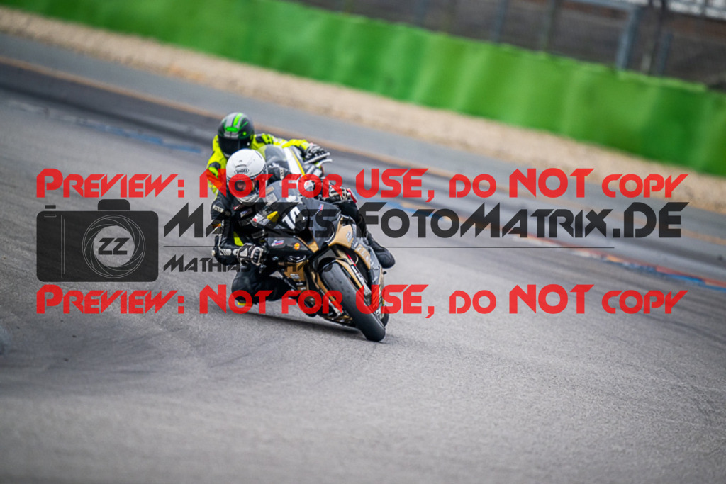 MaZZes_FotoMatrix_220925_0605 | PRO SUPERSTOCK